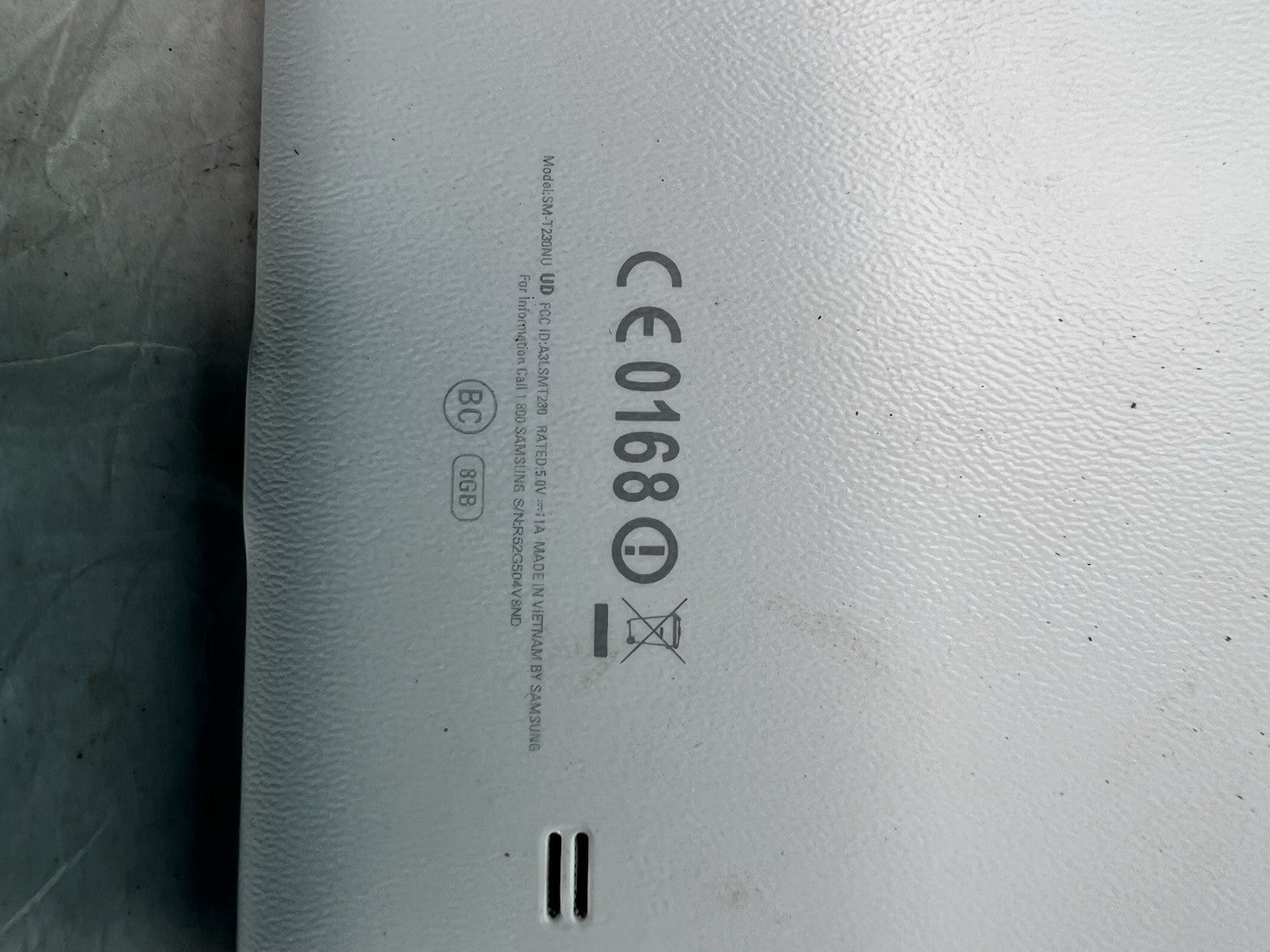 Samsung Galaxy Tab A 8GB   7" screen SM-T280 BWIFI TABLET2