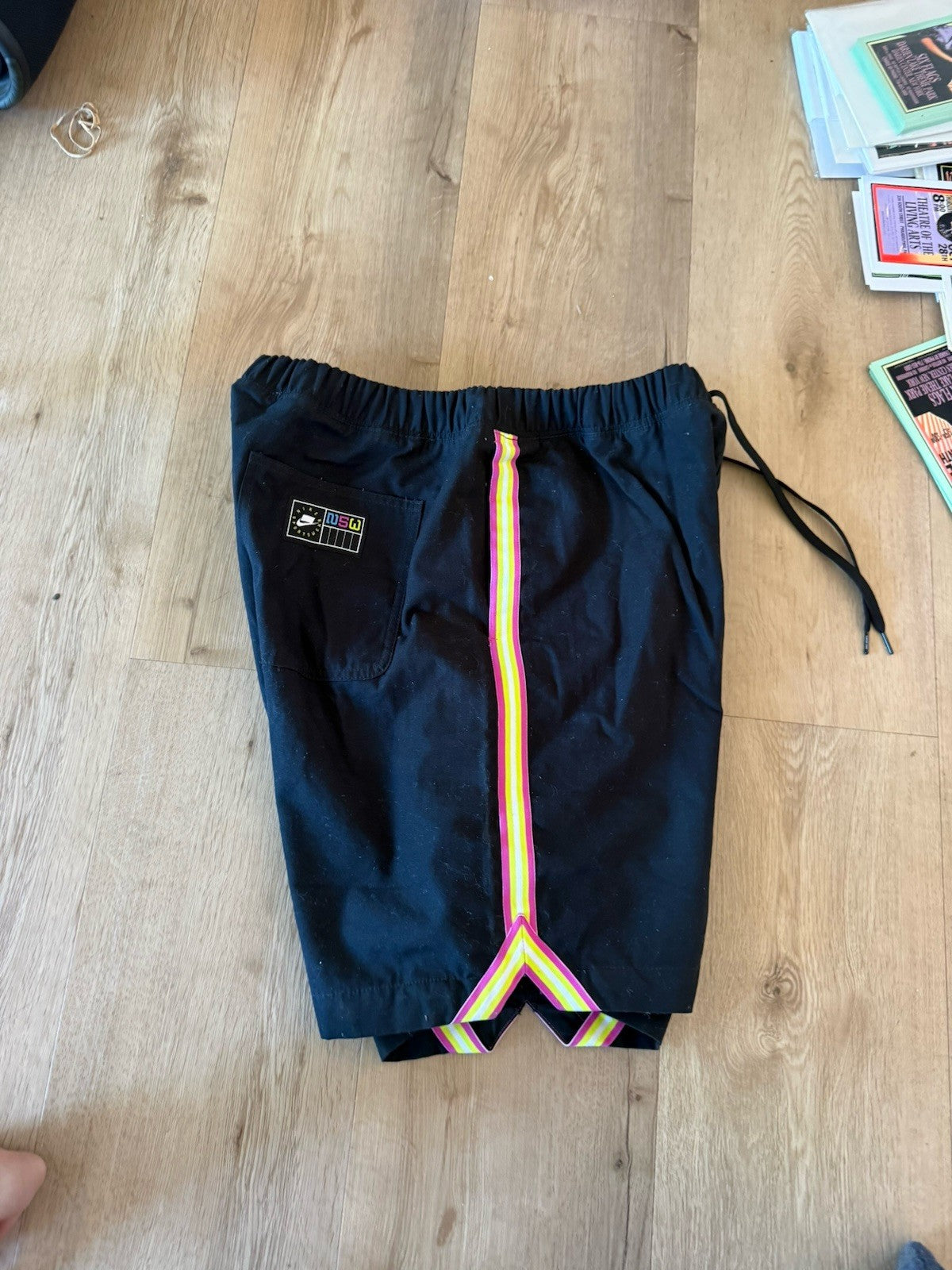NIKE NSW SPORTSWEAR WMNS CANVAS SHORTS AR3010-010 Sz L BLACK NWOT5