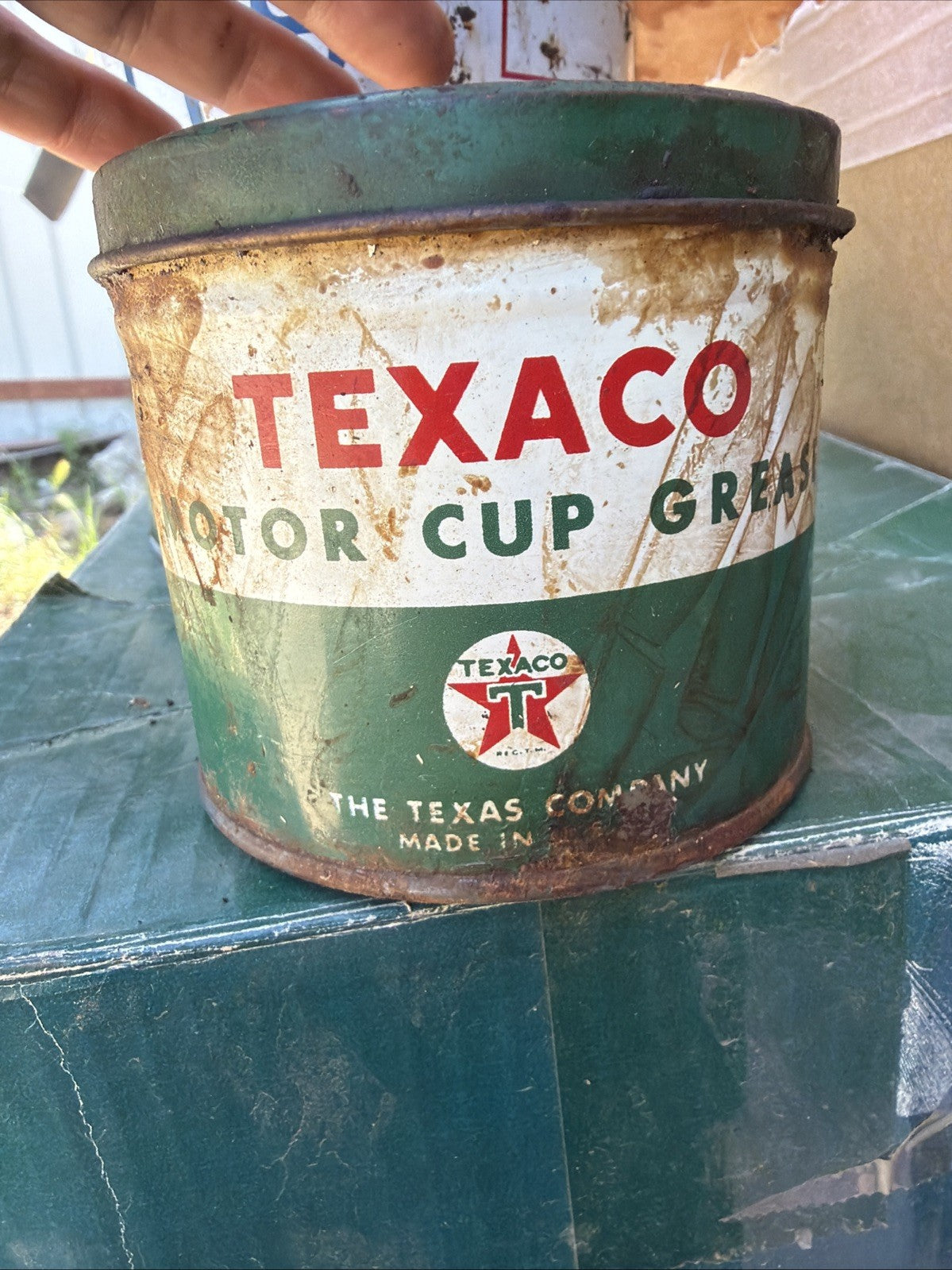 VINTAGE TEXACO MOTOR CUP GREASE METAL ONE POUND Quart TIN GREEN T Can6