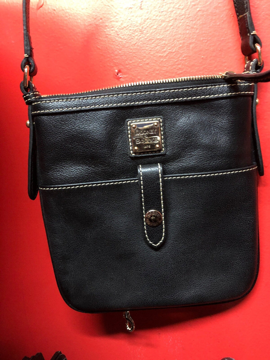 DOONEY & BOURKE Black Pebbled Leather Small Cross-body Swingpack Tote Purse Bag0