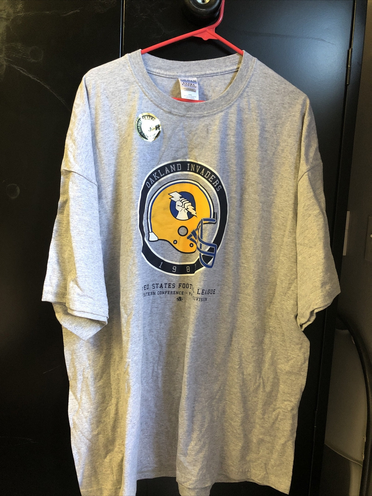 GILDAN NWOT Vintage Retro The Oakland invaders football 1983 team T-shirt 3XL0