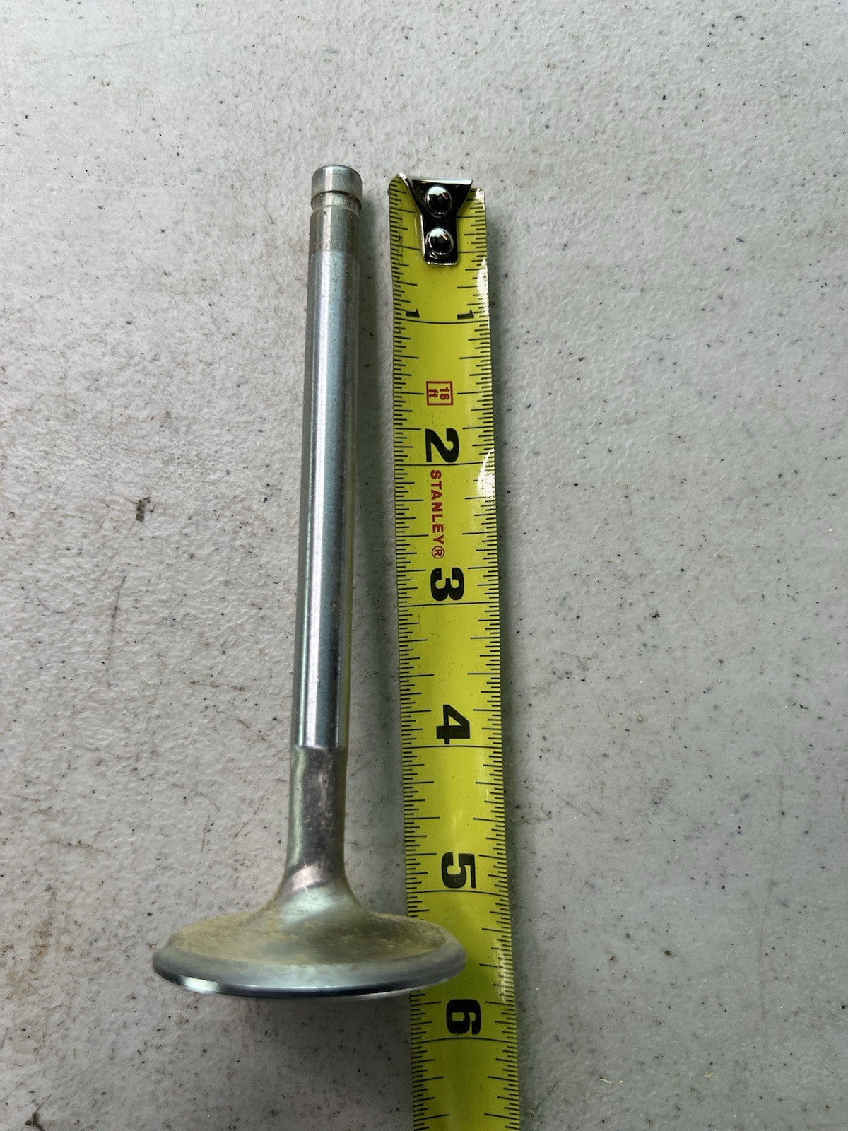 1963-1984 Chevrolet Pickup Panel Suburban NOS 327 intake valve 1-39460773