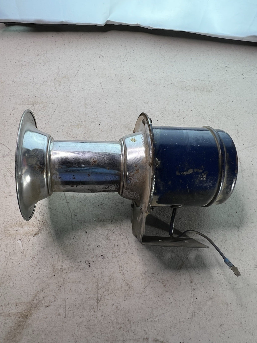 Vintage Chrome Bullet Air Horn 12V Electric Siren – Blue Housing, Chrome Bell0