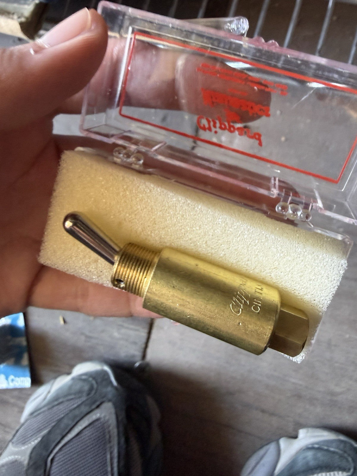 Clippard Minimatic Pneumatic Toggle Valve Brass Body Manual Switch Valve NOS2