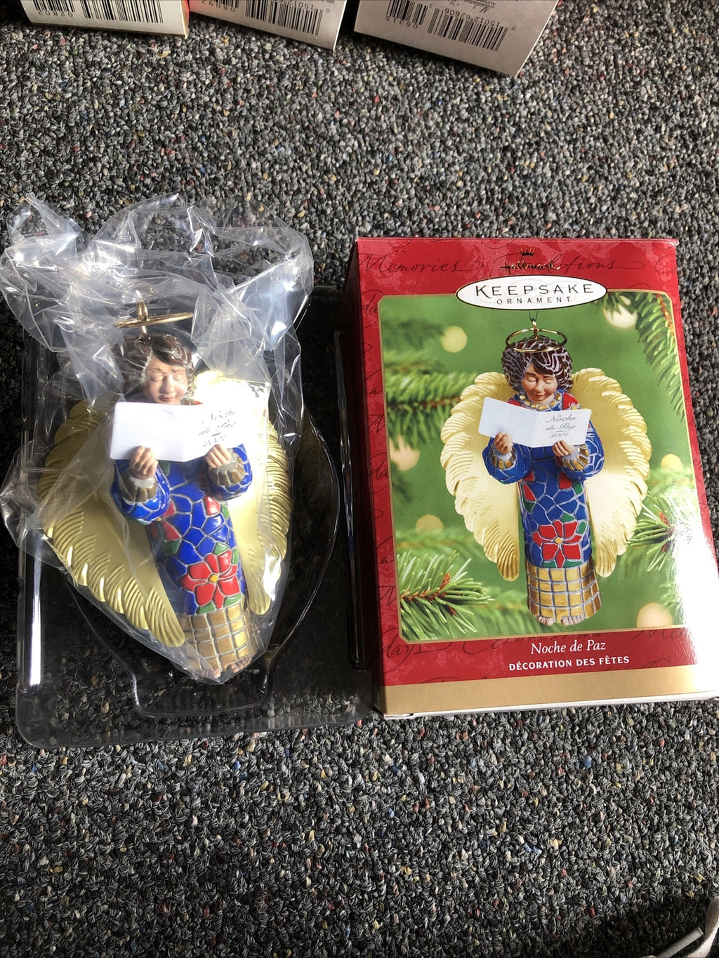 Vintage Hallmark Keepsake Ornament Angel Noche de Paz Silent Night Accents 20010