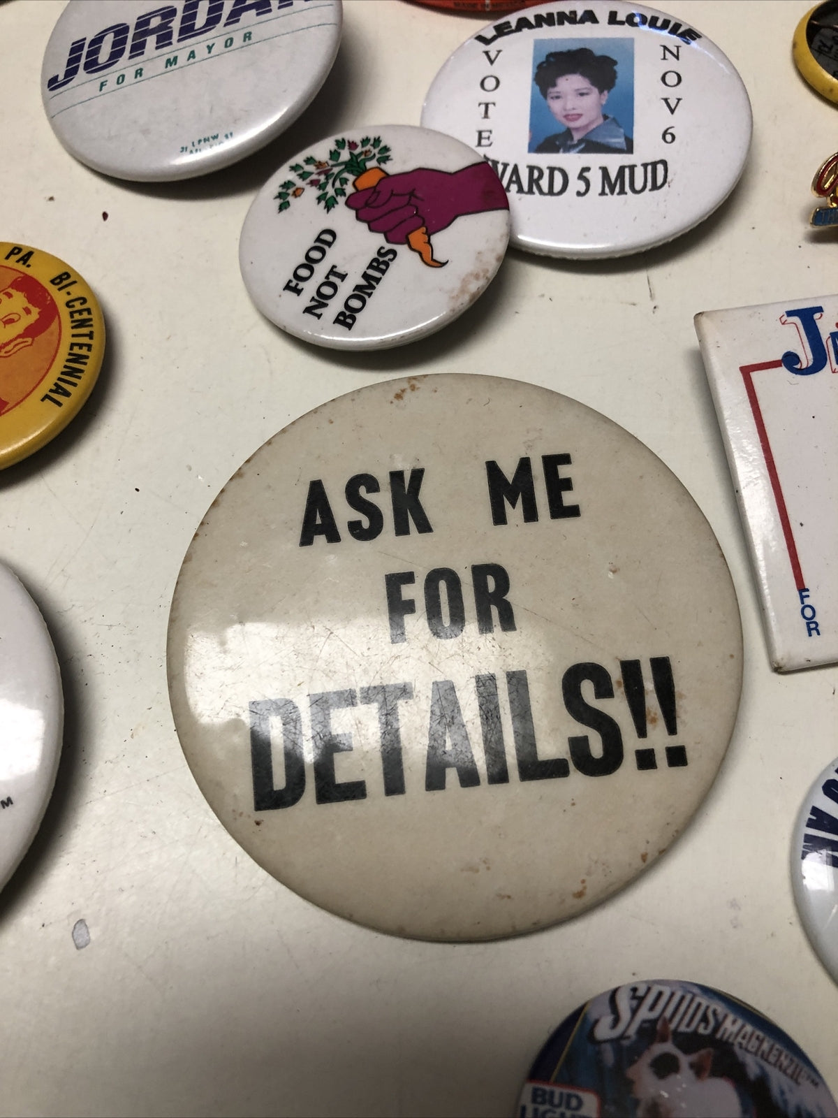 Lot 25 Vintage Unicorn Button Pin Lot Re Elect Clinton, Budlight Dog, And More2