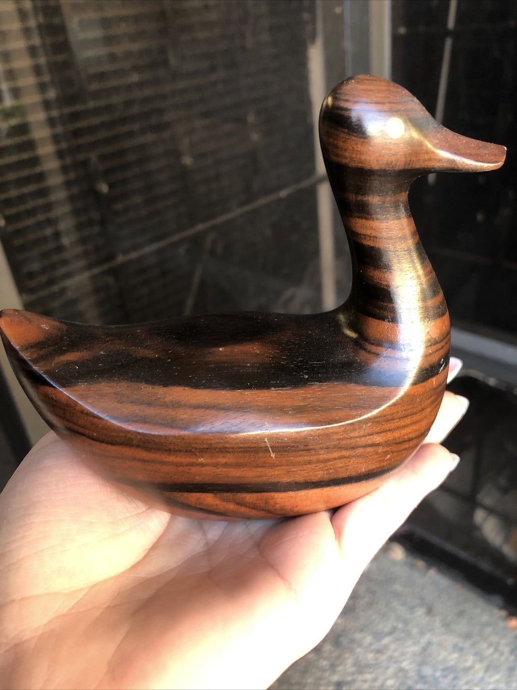 Vintage Carved Wooden Duck Figurine 4”x4.5”2