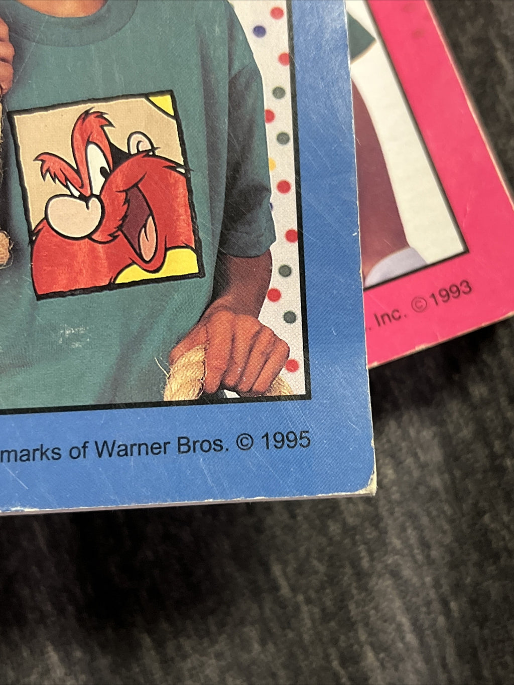 2 Vintage LOONEY TUNES Iron On Transfers BOOK Leisure Arts Cartoons 1993 19958