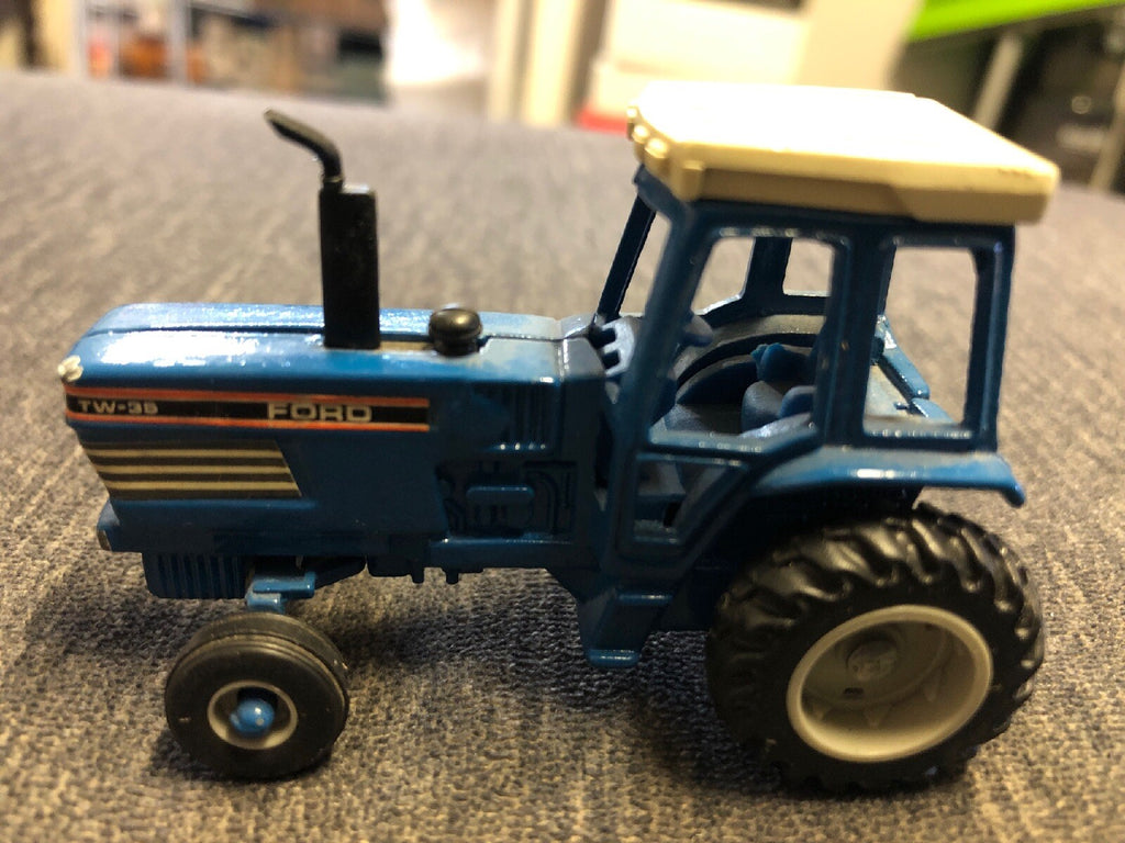 Ford TW-35 1991 Pennsylvania Farm Show By Ertl 1/64th Scale Case Ertl Farmall0