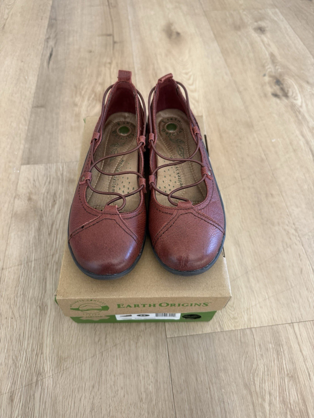 NIB Earth Origins leather bungee lace slip on- Loncon- Brown Sz 6.51