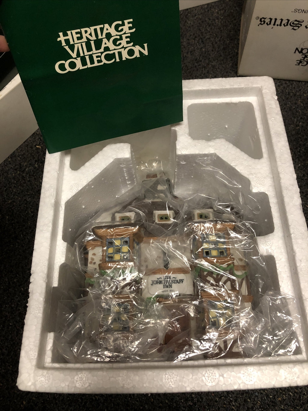 Dept 56 Sir John Falstaff Inn Dickens Christmas Village 4th Edition Original Box1