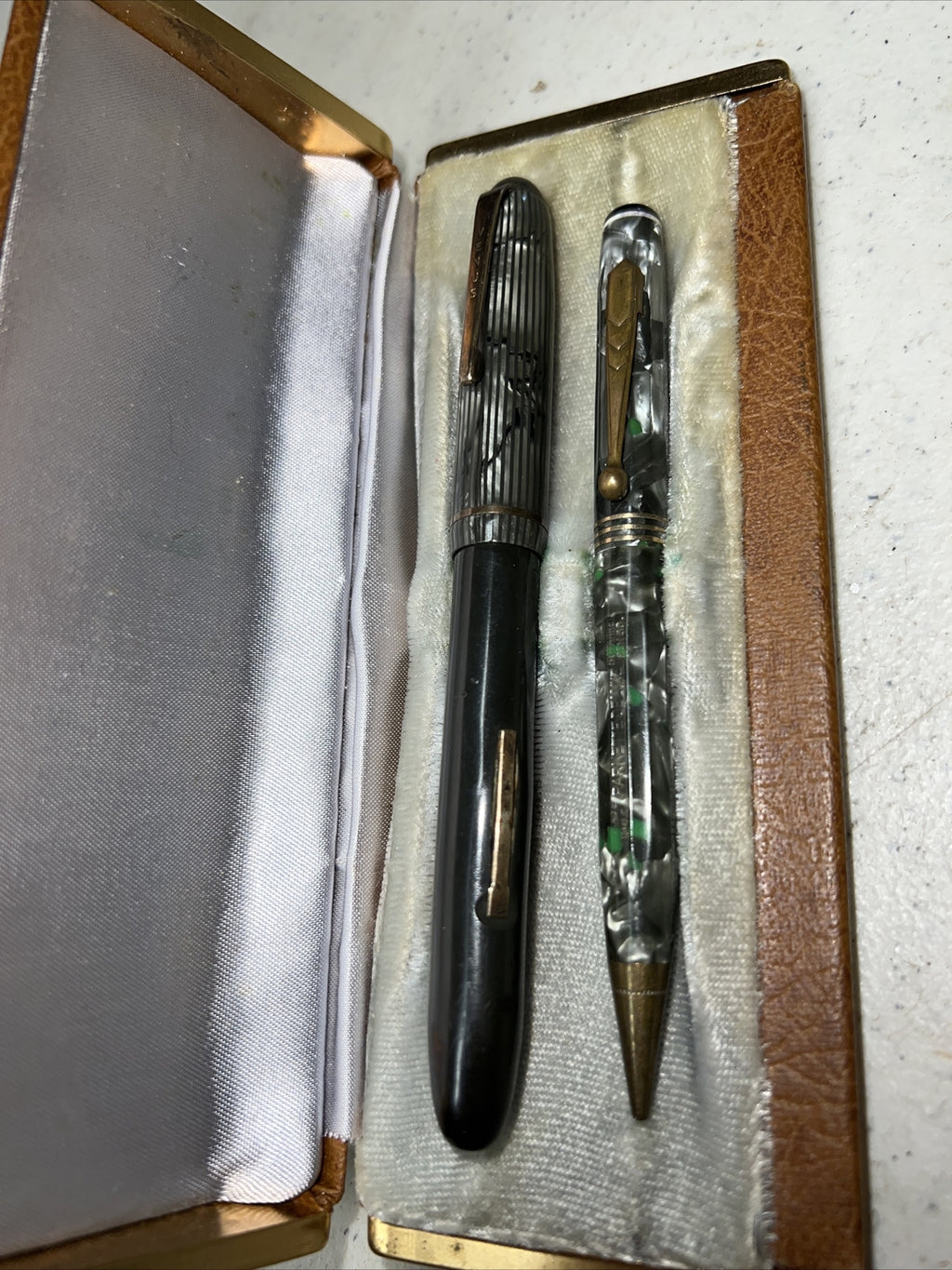 Vintage Venus President / Parkette Fountain Pen And Pencil Set WW2 Era In Case1