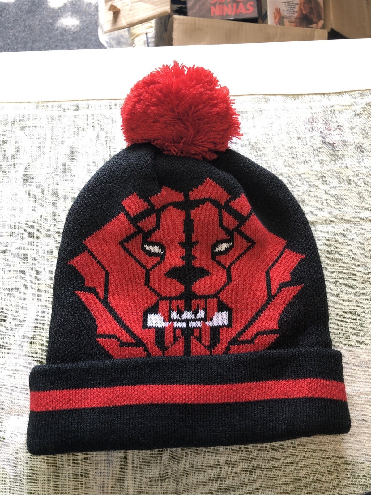 Nike Lebron Beanie Black/Red 8/20 NOS1