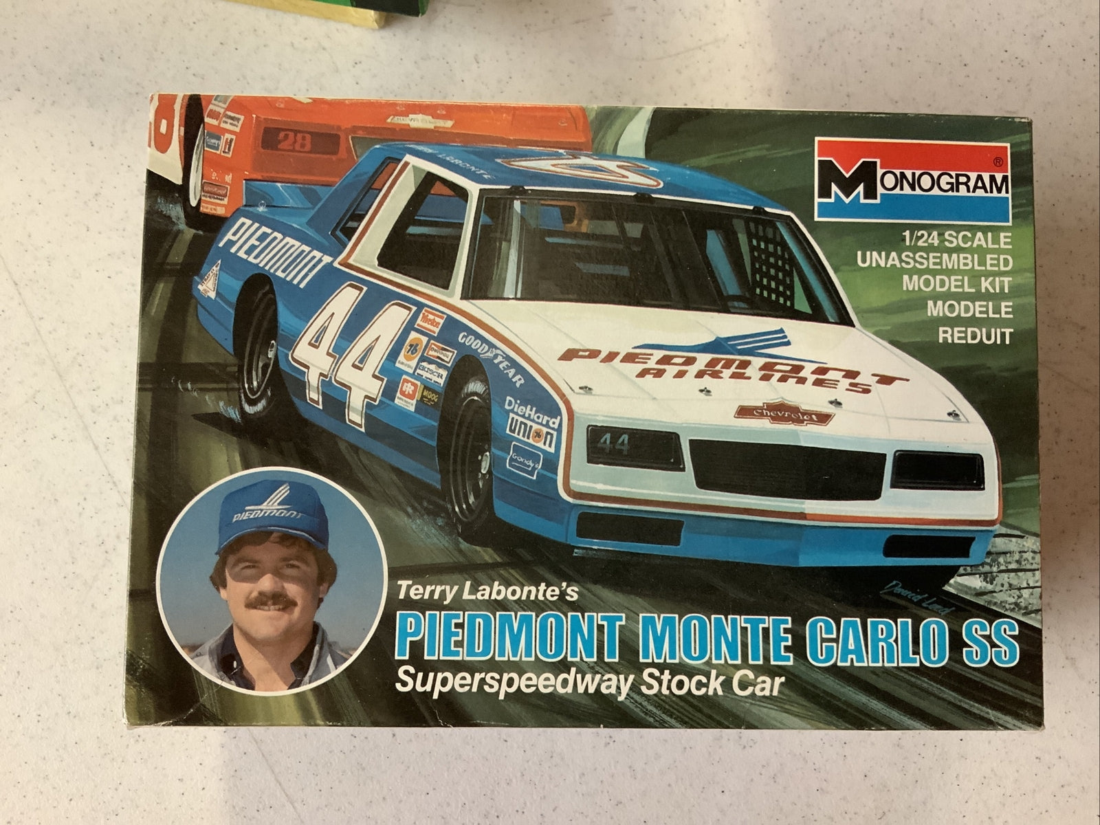 Vintage Monogram Terry Labonte's Piedmont Monte Carlo SS Model Kit0