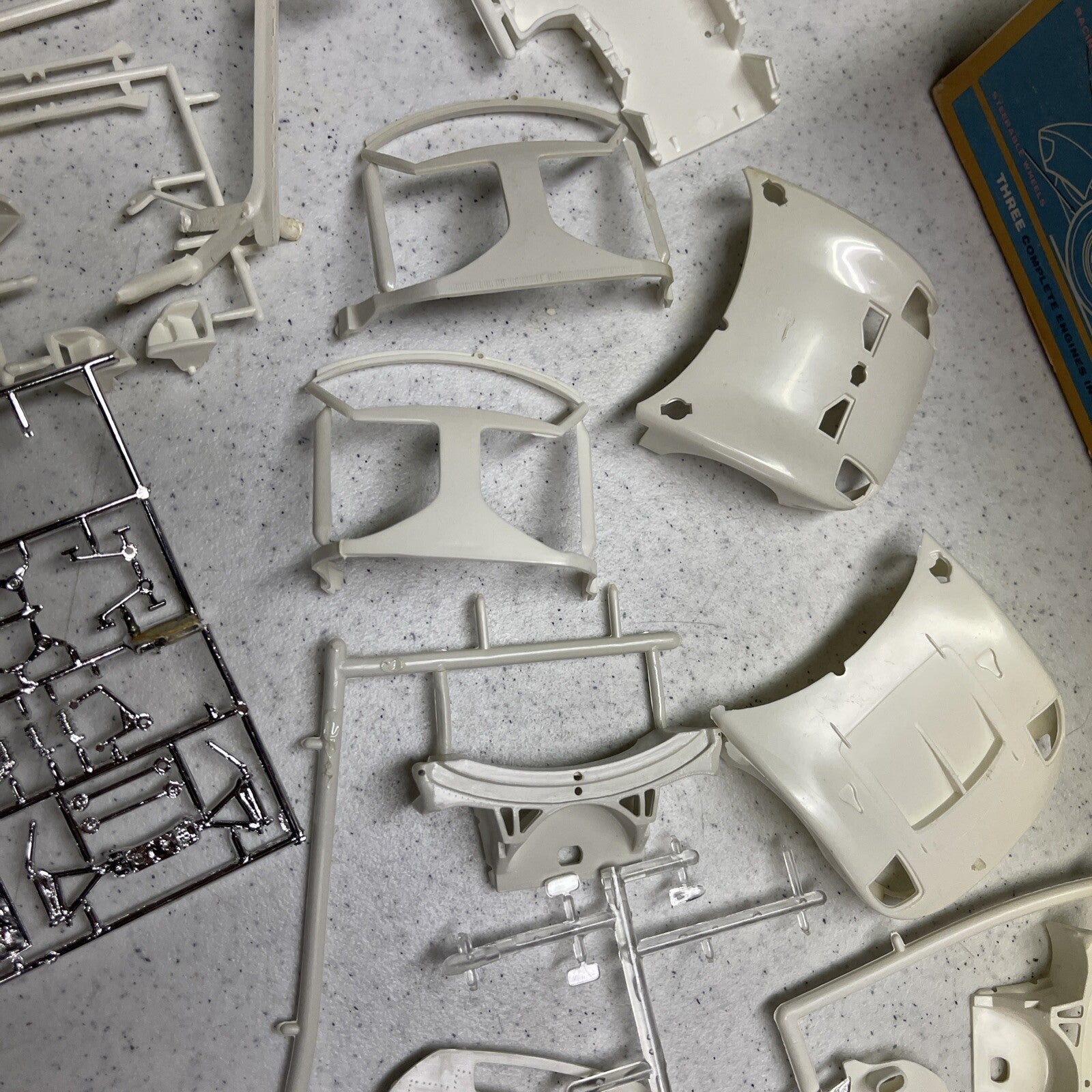 Original AMT Mark II Ford GT Lemans 1st Issue model kit Parts Lot1