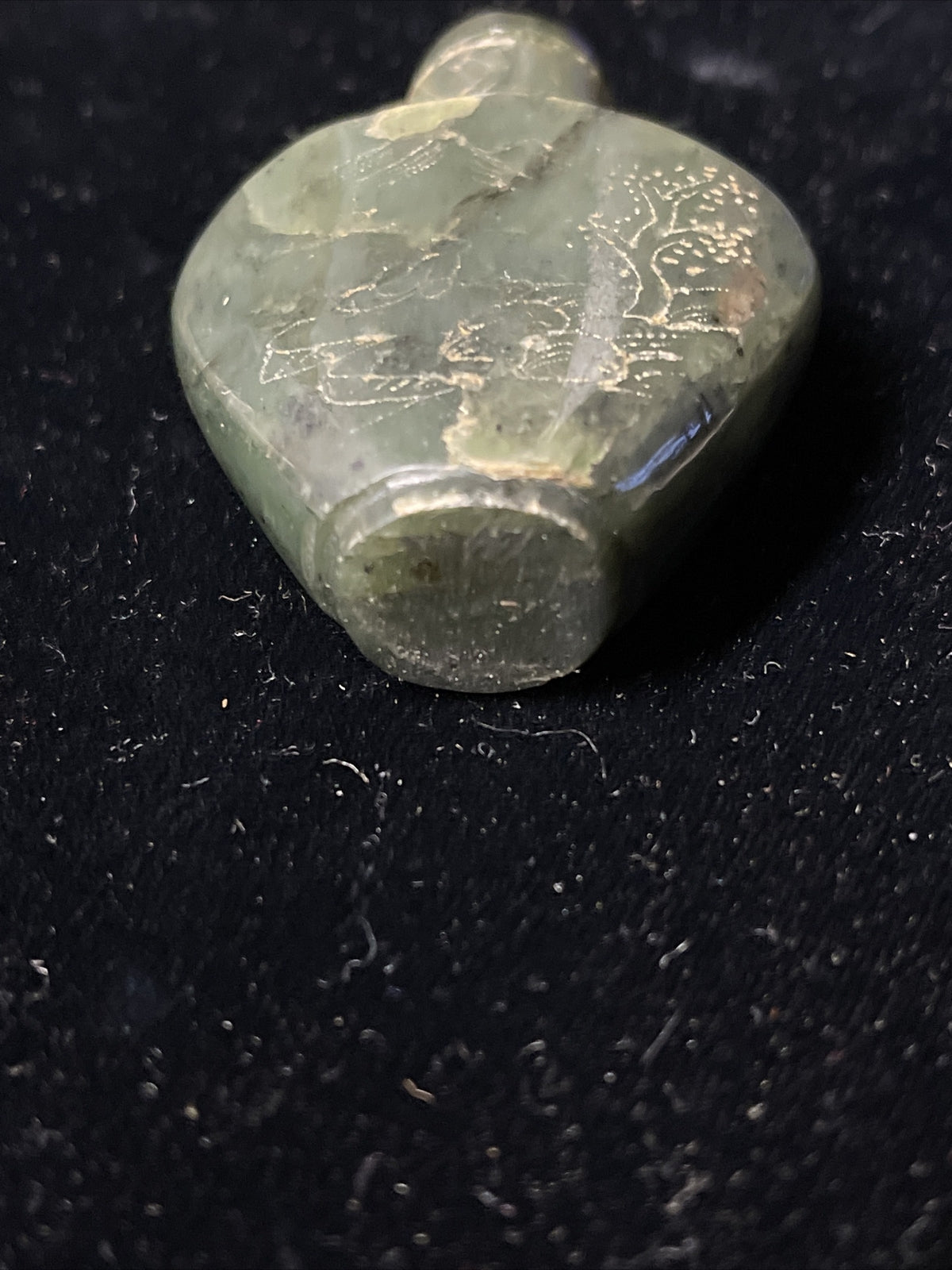 FINE ANTIQUE CHINESE painted JADE SNUFF BOTTLE w LID QING DYNASTY1
