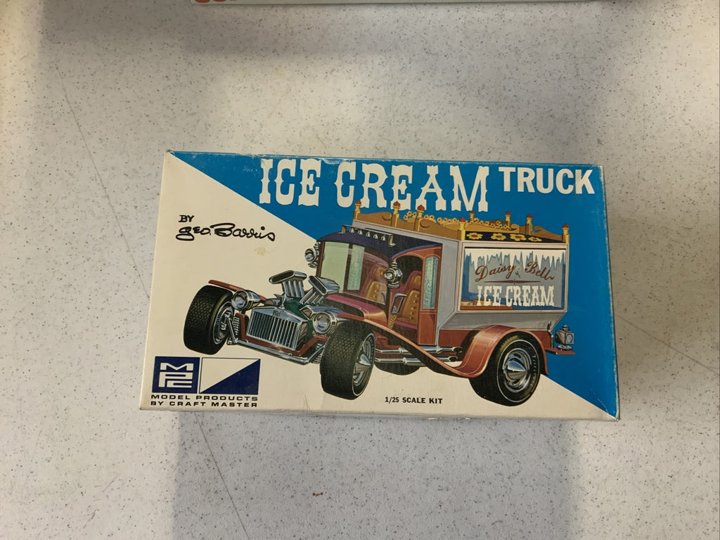 1:25 Scale Ice Cream Truck Hot Rod Model Kit - MP20