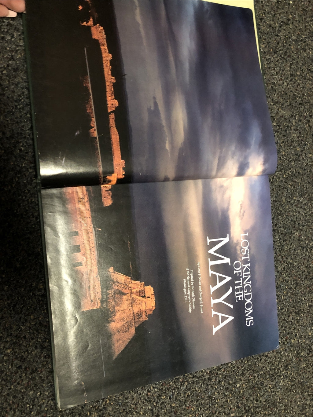 Lost Kingdoms of the Maya By George Stuart - National Geographic Illustrated4