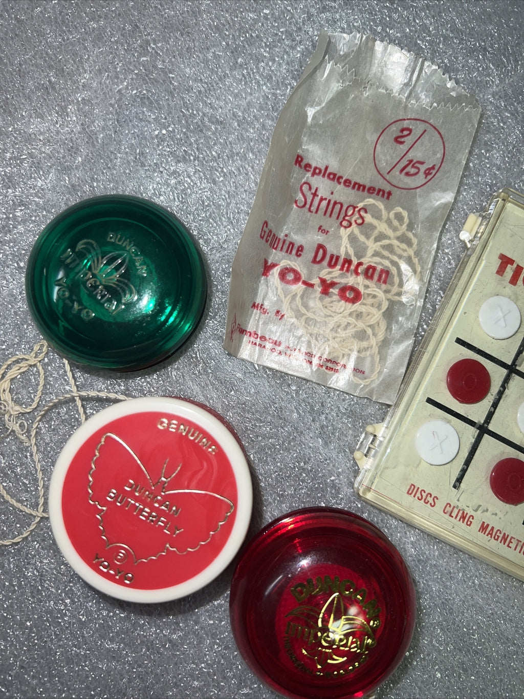 Vintage Genuine Duncan Yo-yo’s and Strings Magic Tic Tac Toe Vintage Toys Lot1