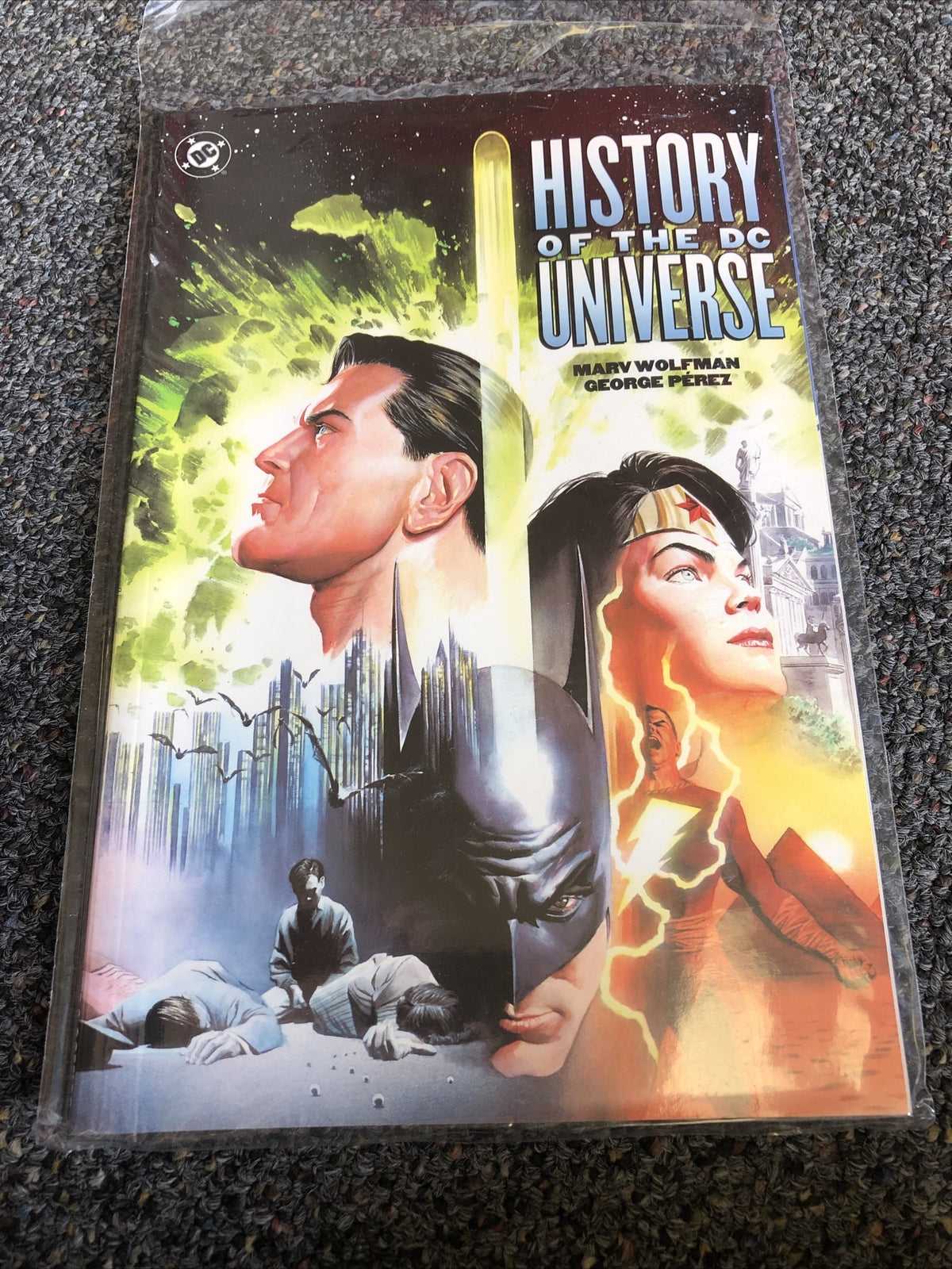 History of the DC Universe (2002, DC) - Wolfman/ Perez -0