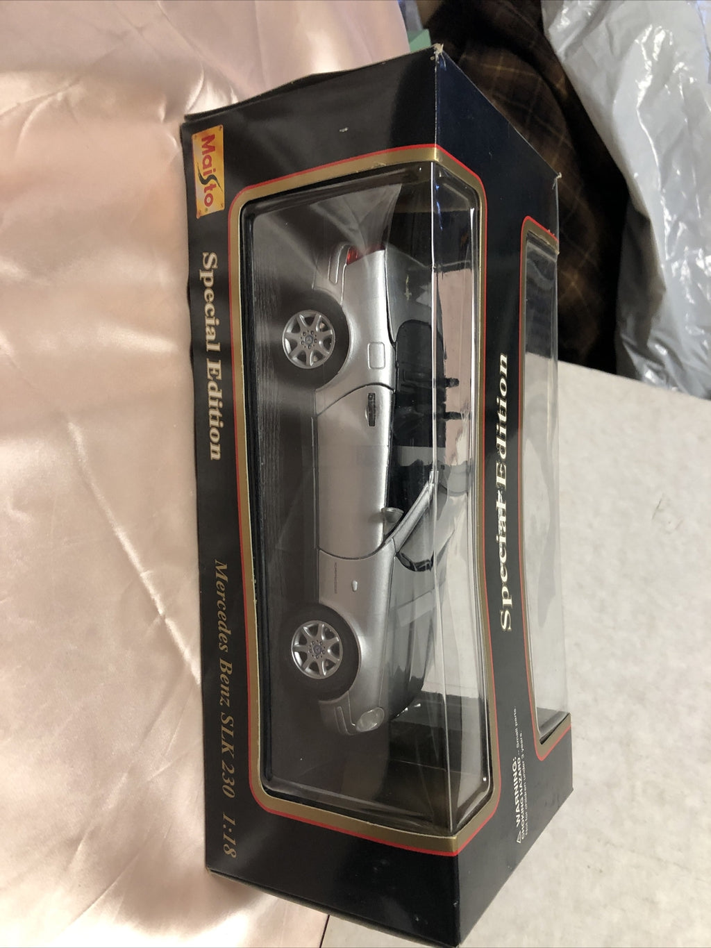 Maisto Special Edition Mercedes Benz SLK 230 - 1:183