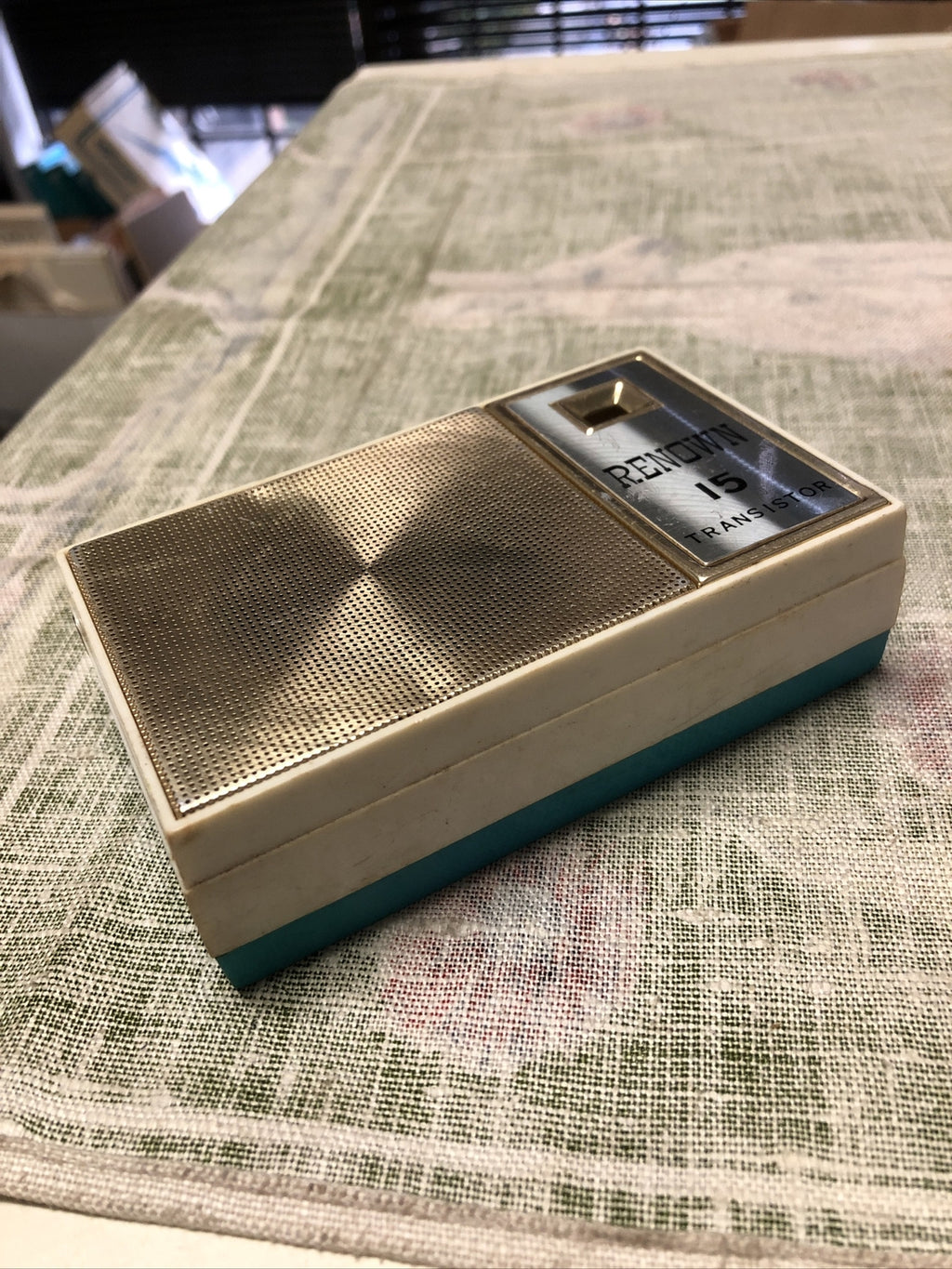 Vintage Renown 15 Transistor Radio4