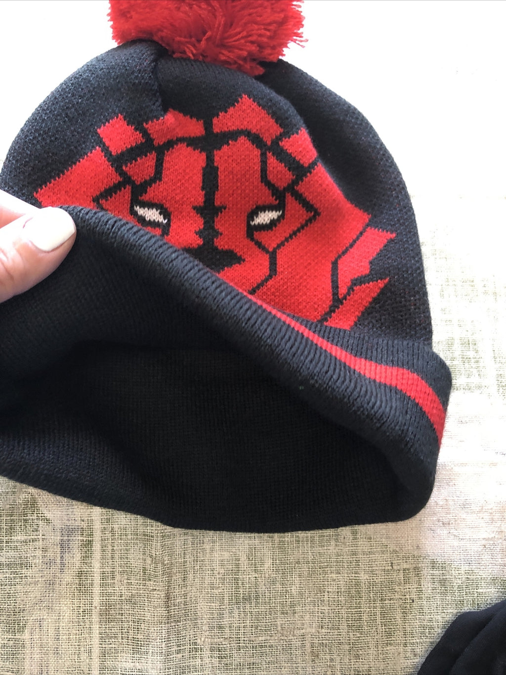 Nike Lebron Beanie Black/Red 8/20 NOS2