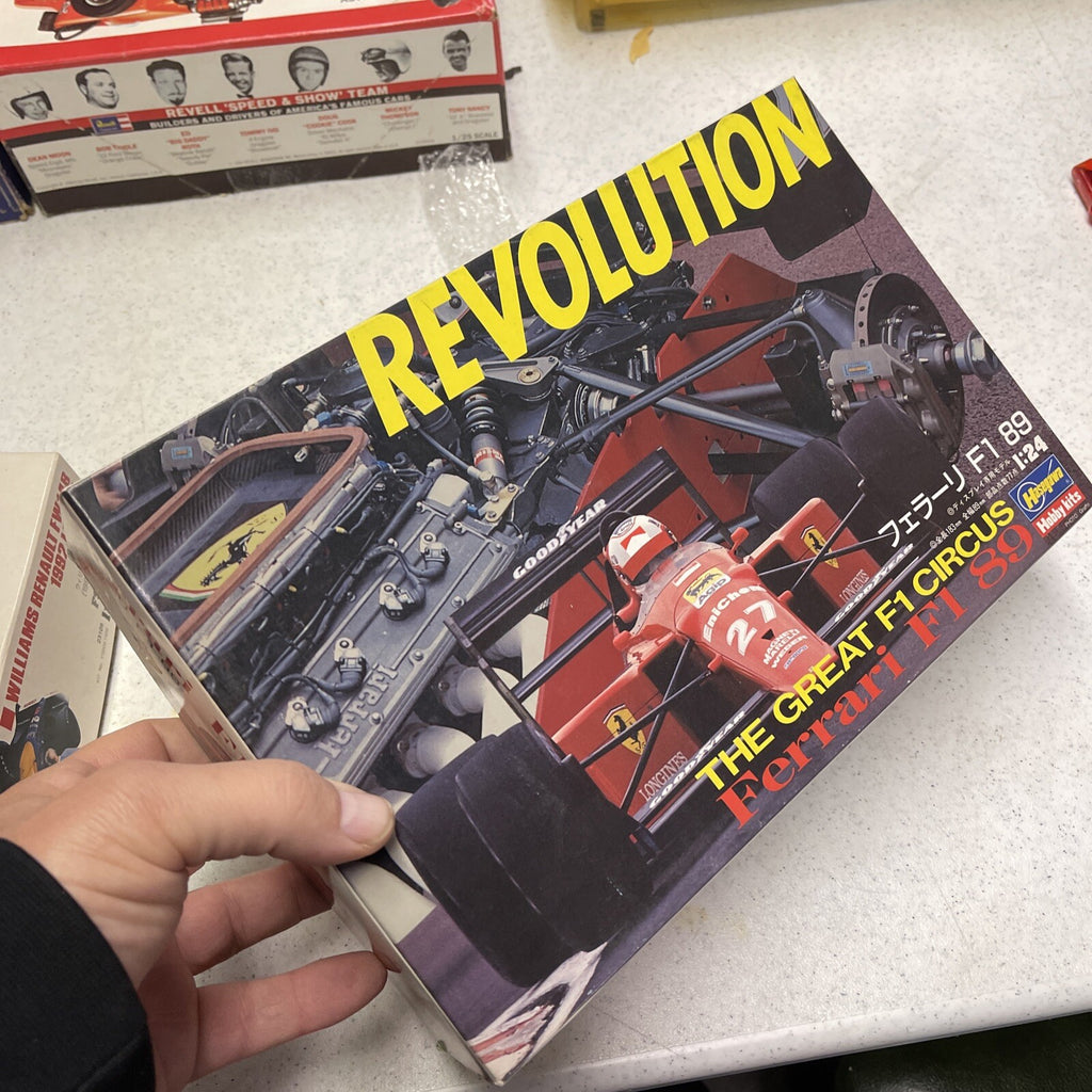 1/24 Hasegawa Ferrari F1 89 Maintaining / Marboro Unbuilt6