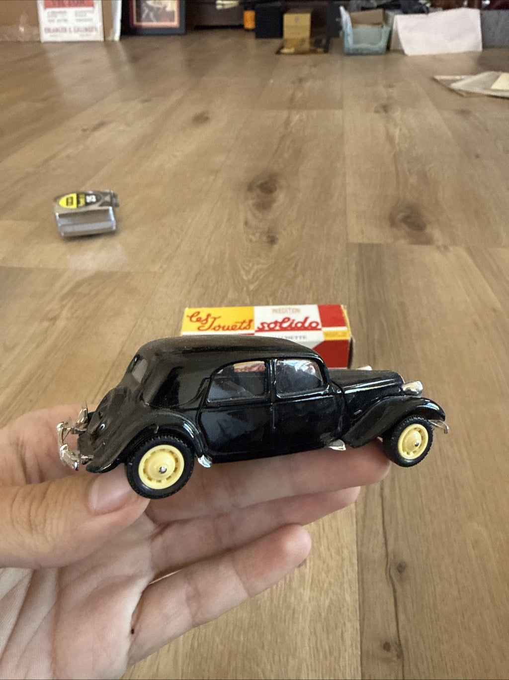 Citroën 15 CV Six (1938) – Black Solido 1:43 Diecast Car DeAgostini 4.5"4