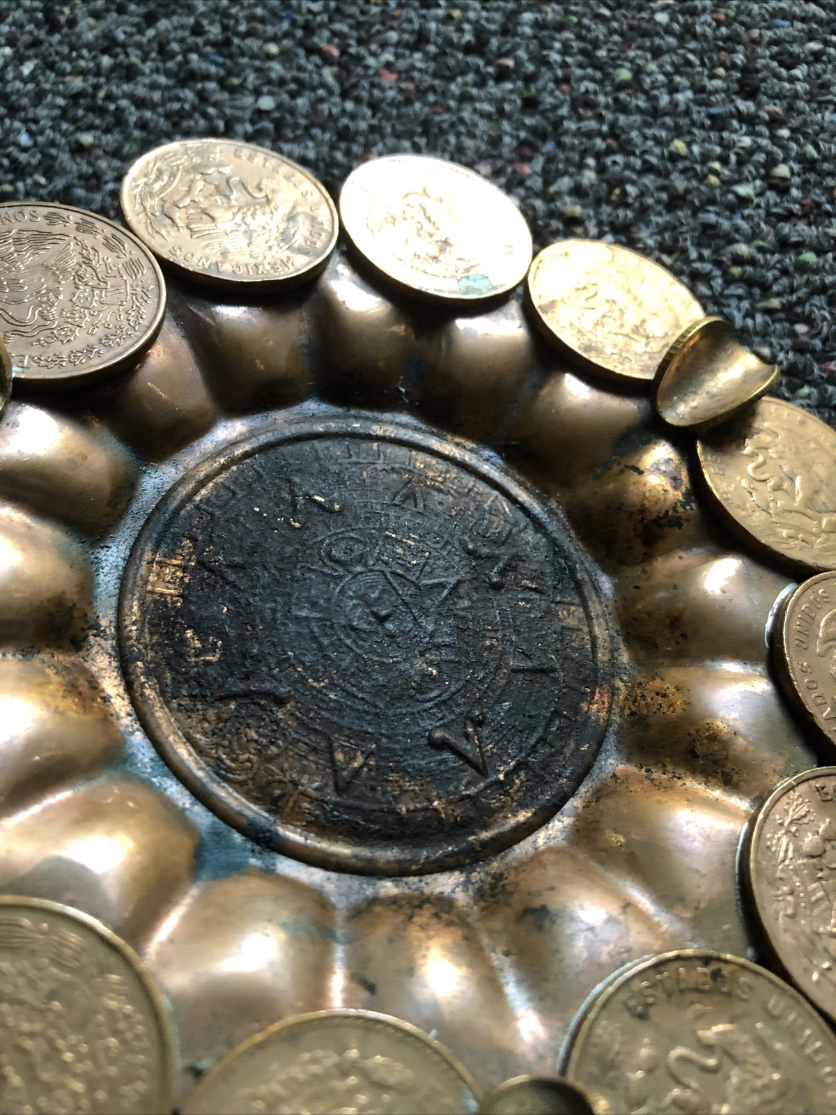 VINTAGE MEXICAN AZTEC COIN CENTAVOS CIGARETTE ASHTRAY 15 COINS HANDMADE2