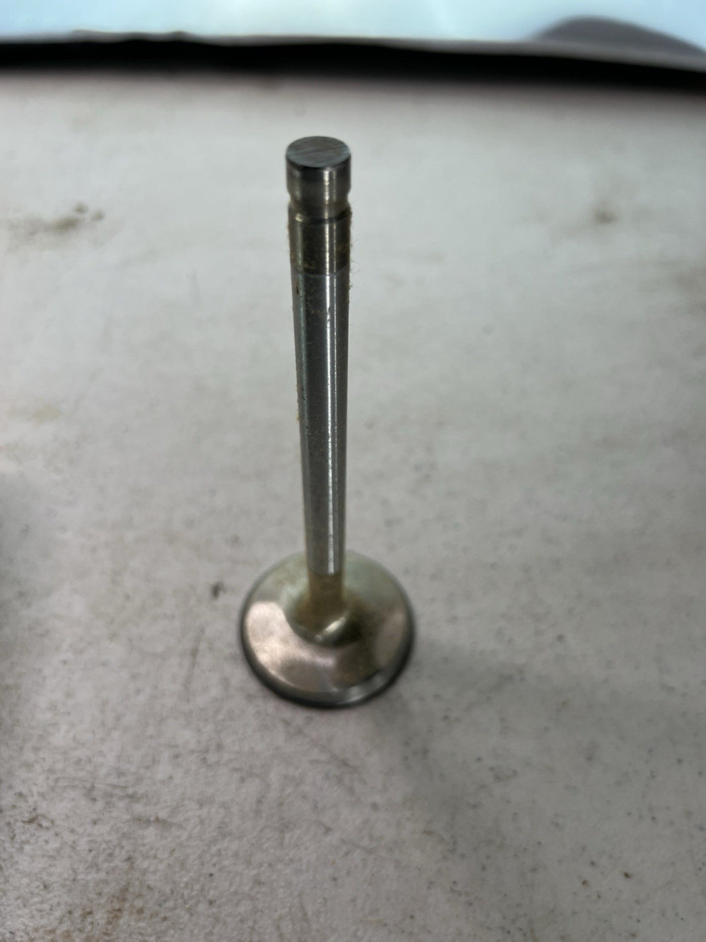 1963-1984 Chevrolet Pickup Panel Suburban NOS 327 intake valve 1-39460771