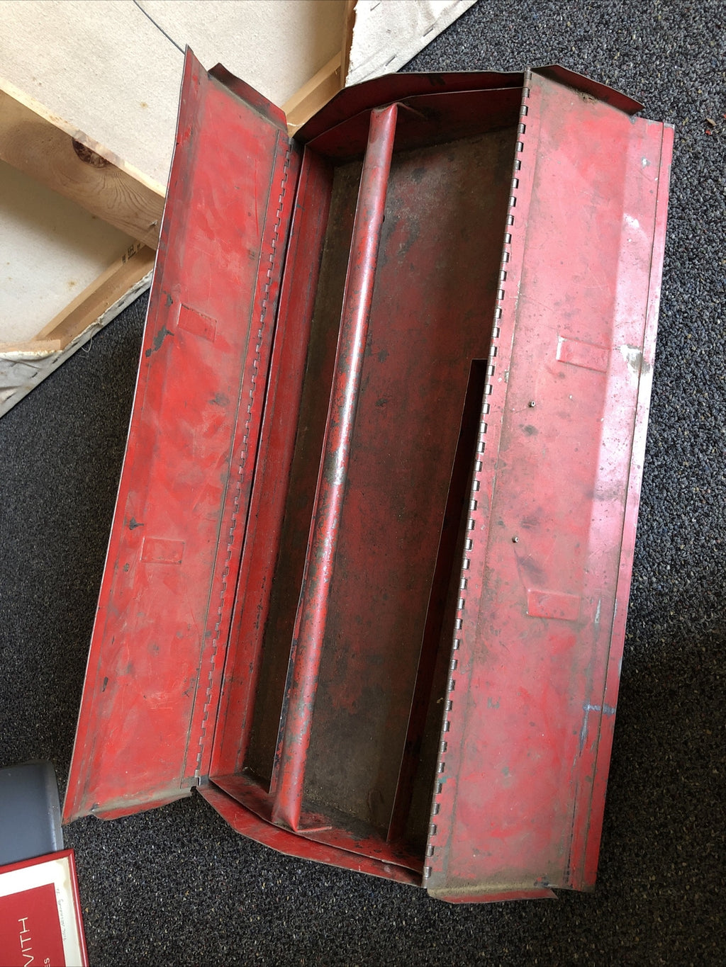 RARE Vintage Red PROTO Tools 100HR Portable Tool Box With Removable Tray 21x8.5”4