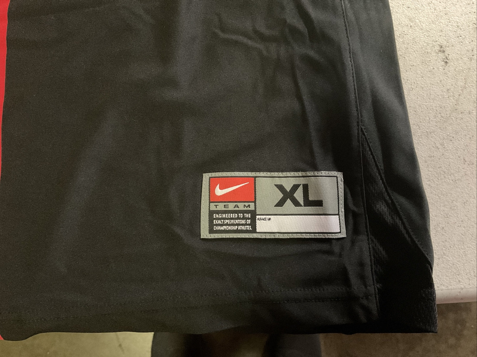 Nike Team Training Shirt V-Neck Short Sleeves Size XL1
