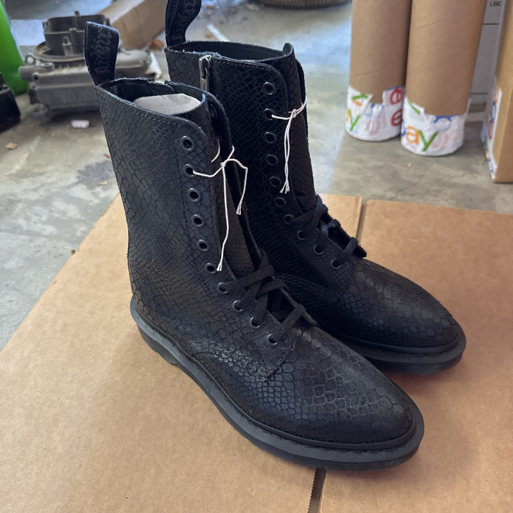 Dr. Martens Alix AW004 Black Pointy Toe  Zippered/Lace Snakeskin Pattern Size 70