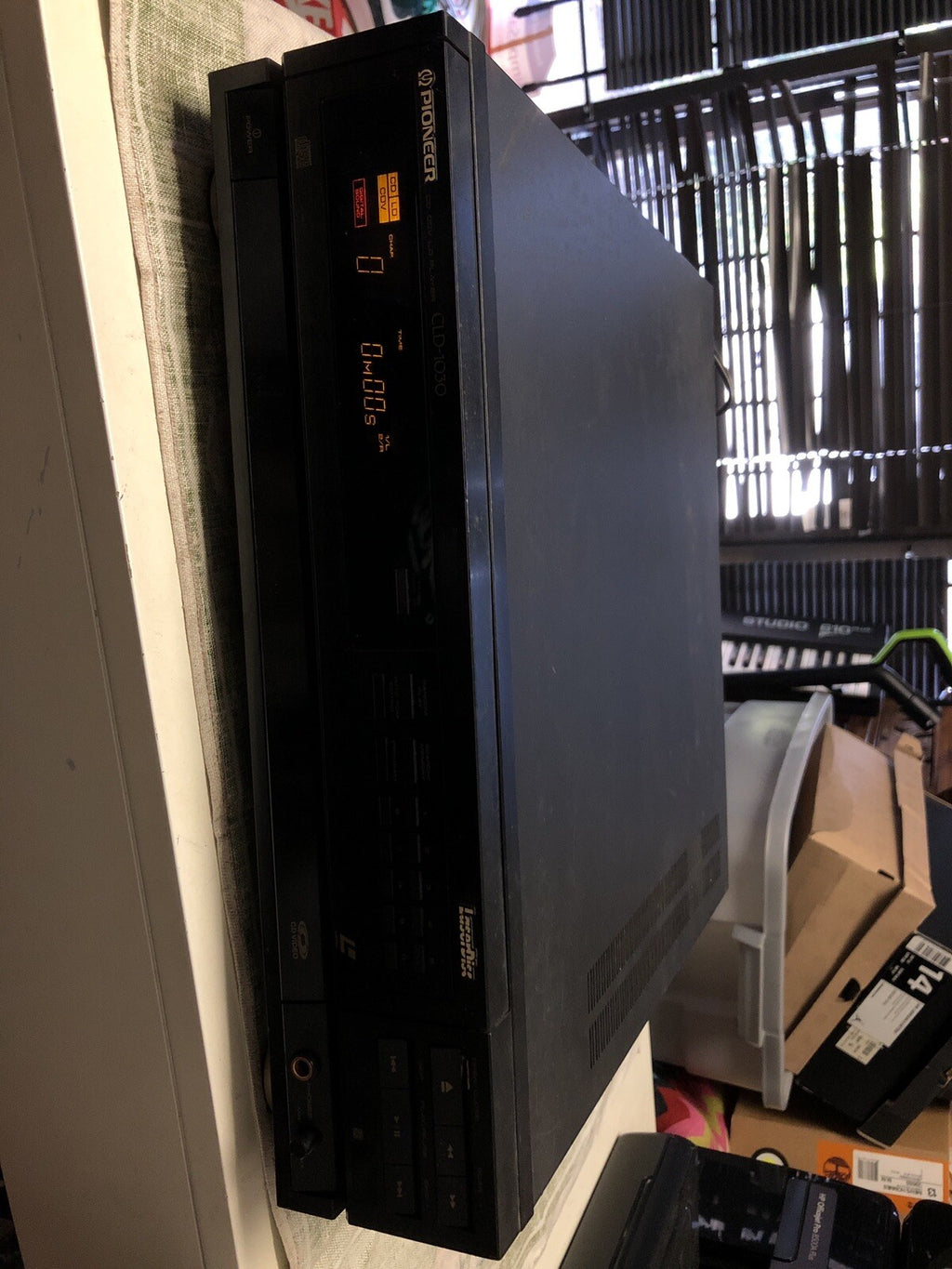 PIONEER CLD-1030 Laser Disc Player0