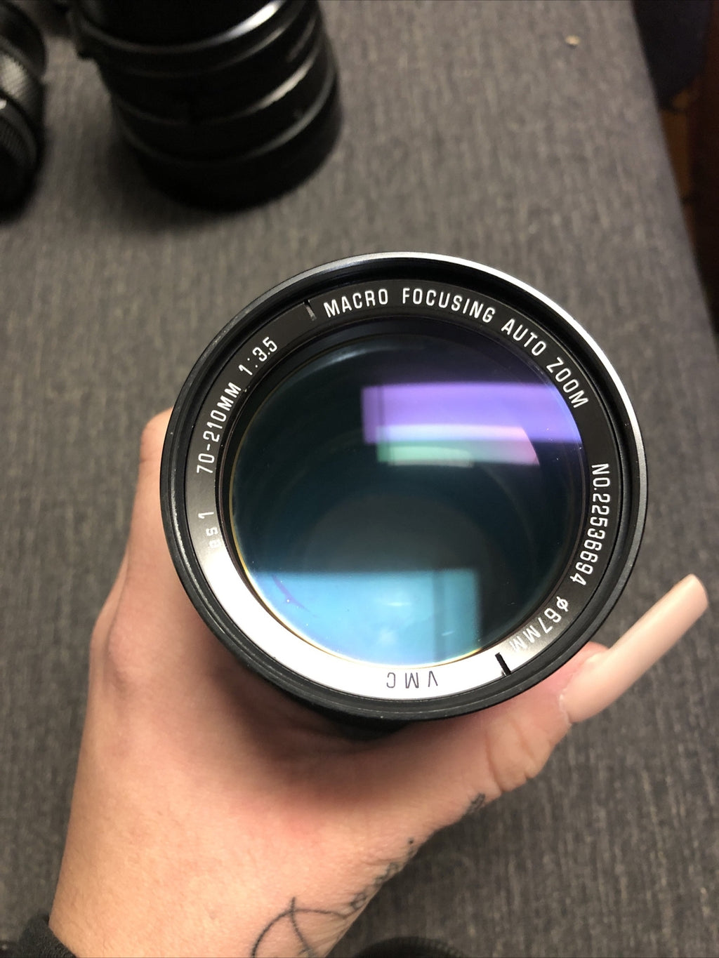 Vivitar Series 1 70-210mm F3.5 Macro Focusing Auto Zoom Lens1