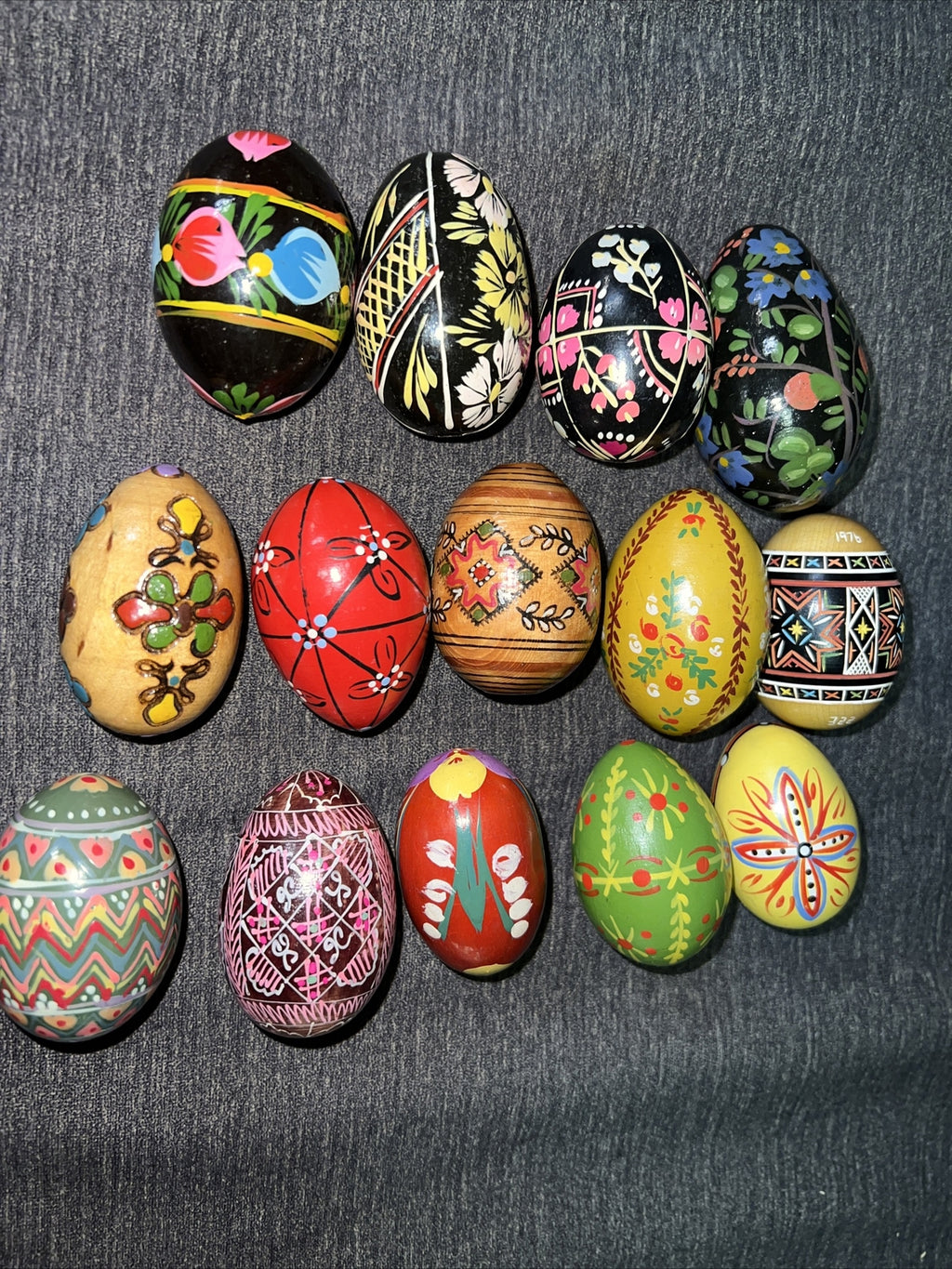 14 Vtg Beautiful UKRAINE Hand Made Pysanky Easter Eggs, Painted Pysanka Wood Art1