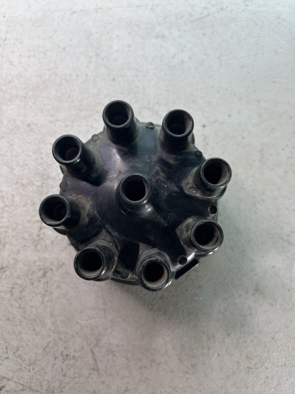 Vintage Lazorlite L12-7345 Distributor Cap – 8 Cylinder2