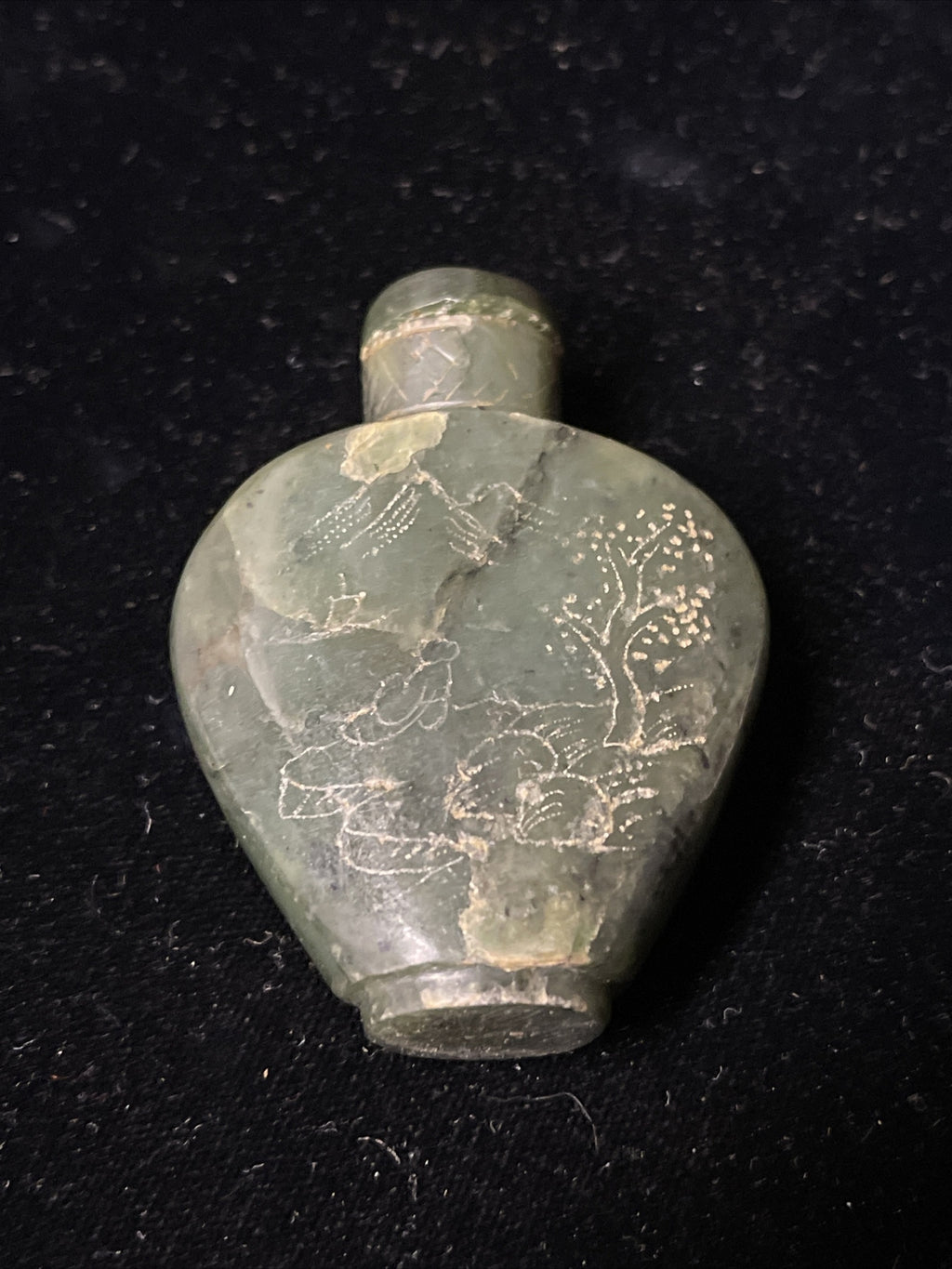 FINE ANTIQUE CHINESE painted JADE SNUFF BOTTLE w LID QING DYNASTY0