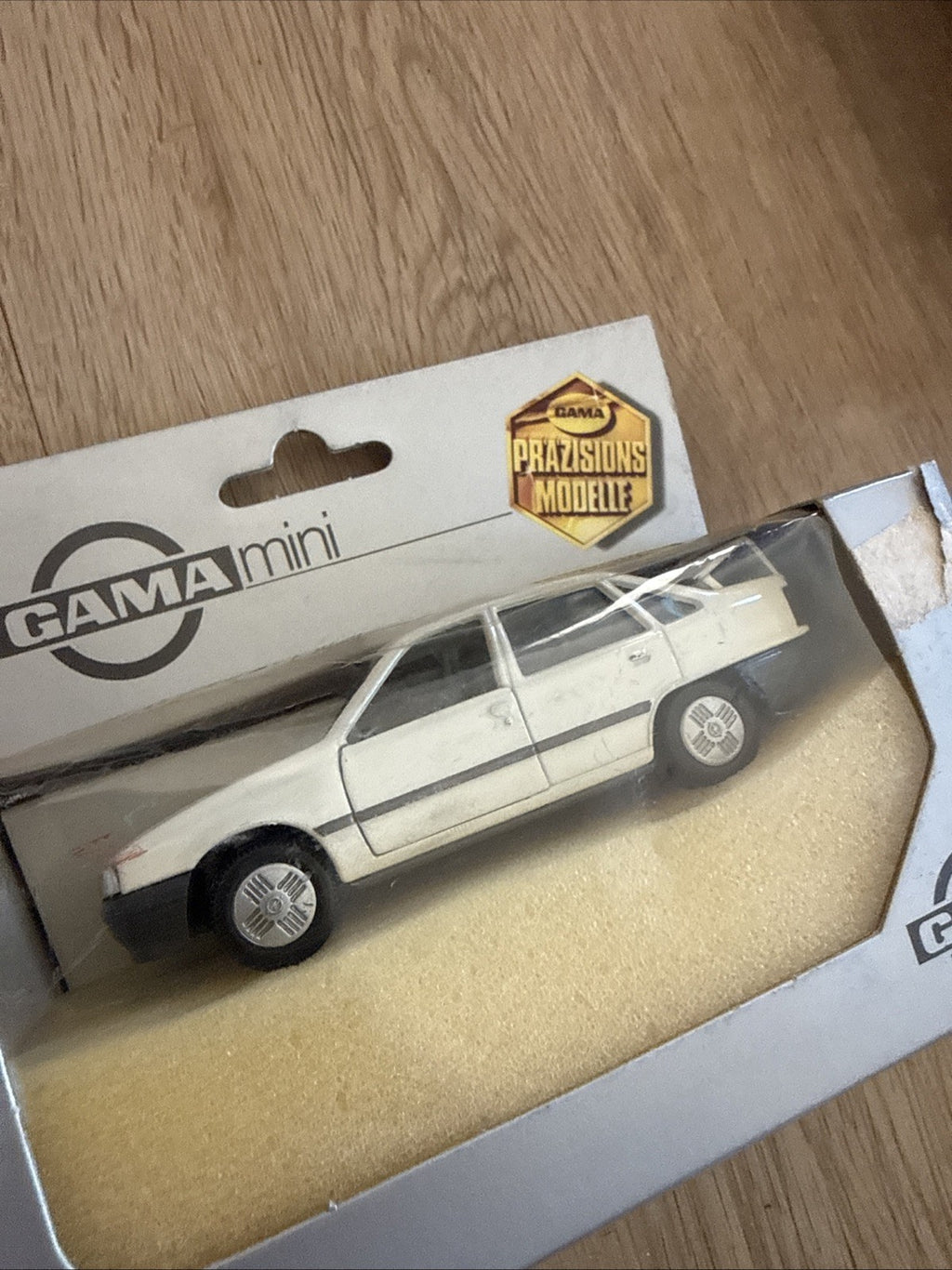 Gama Mini Opel Kadett E GLS Sedan 1:43 Diecast Model Car White New In Box1