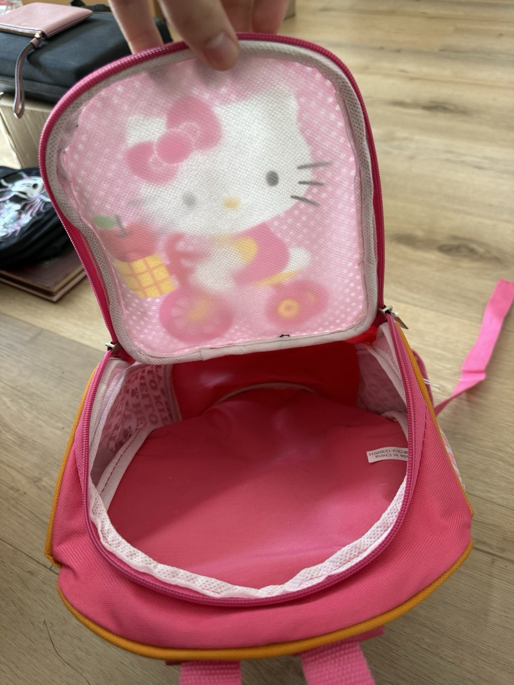 Hello Kitty Kids Backpack  28”x 56” Sanrio 2012 Children5