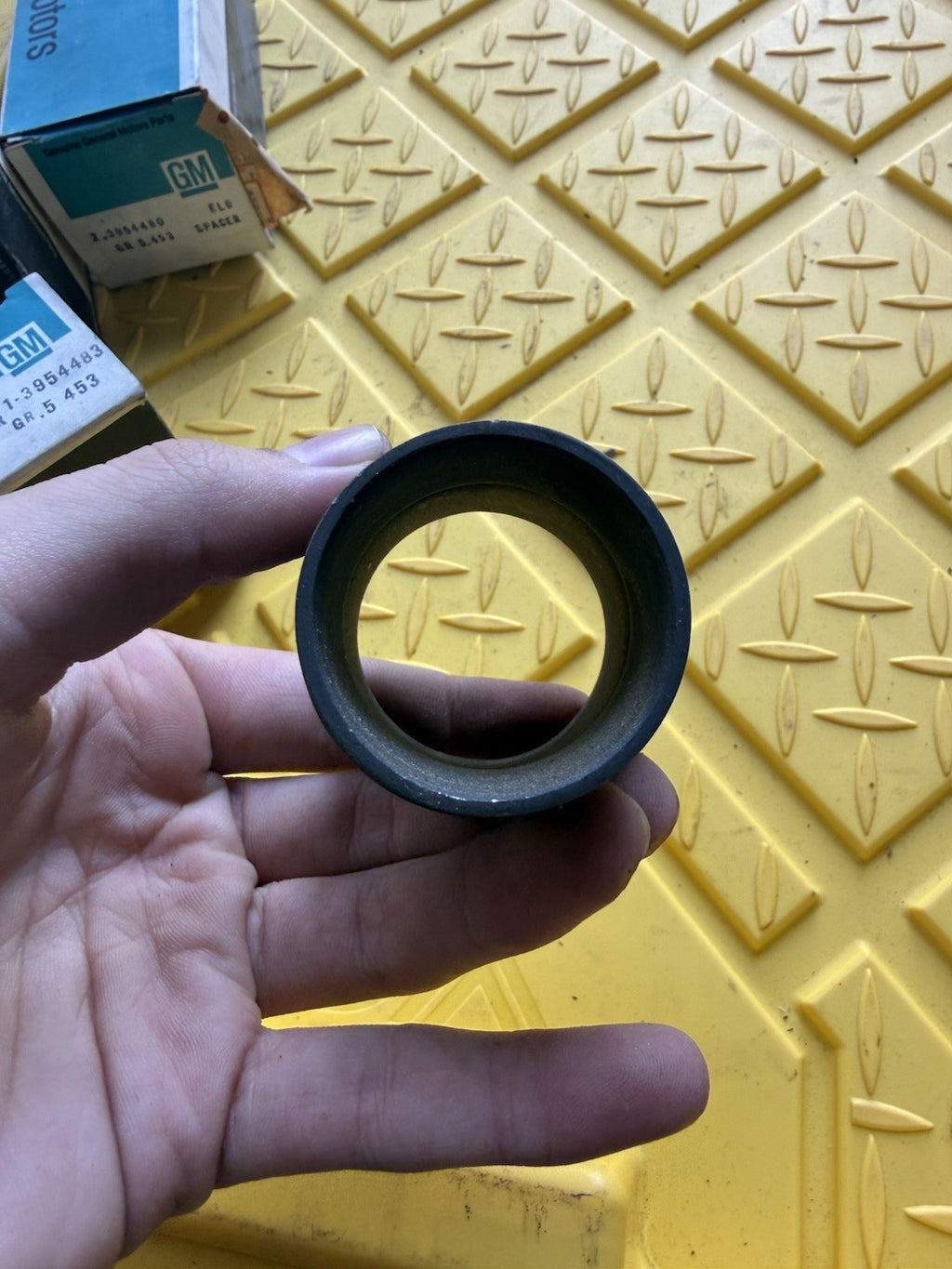 (1) NOS Genuine GM 3954483 Differential Pinion Spacer 66-79 Corvette7