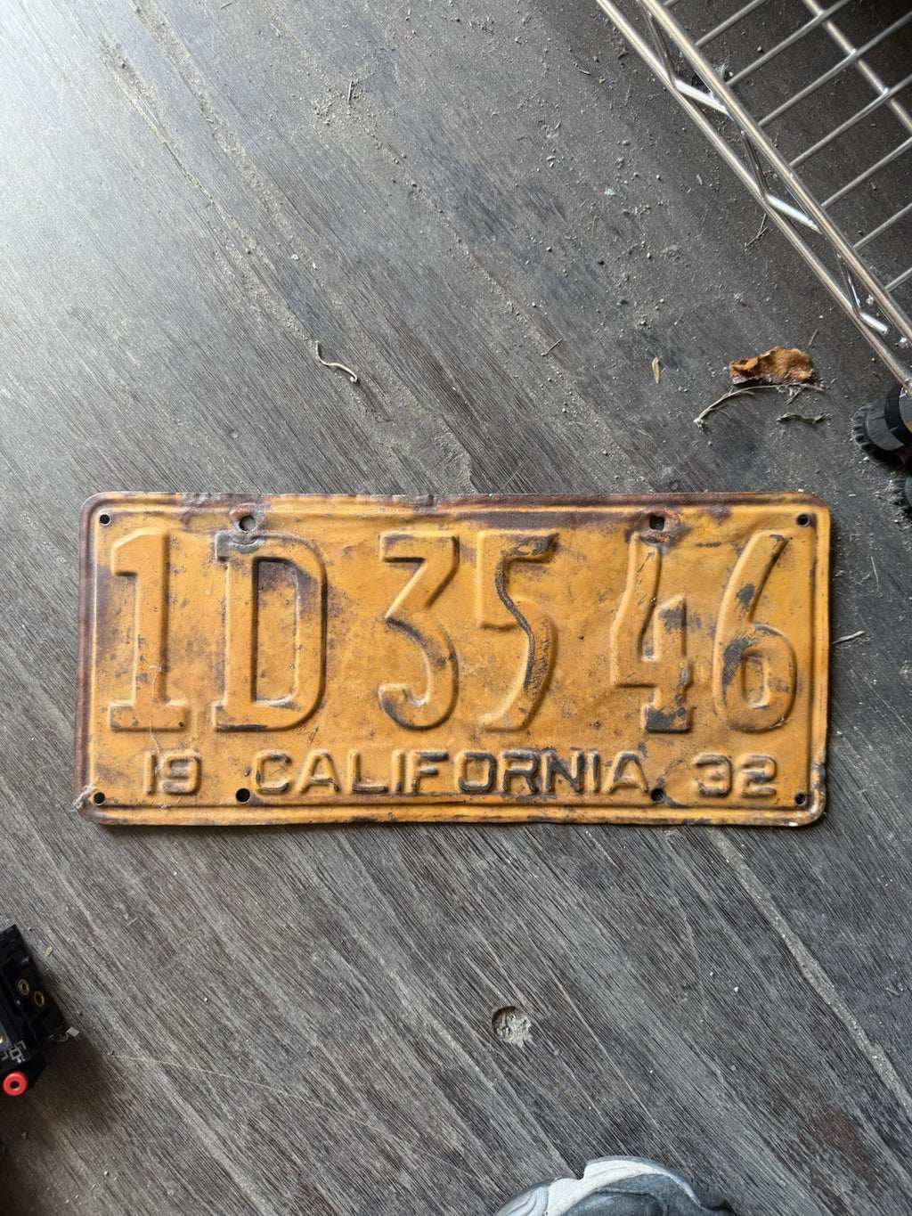 Vintage 1932 California License Plate Original Antique Yellow/Black Patina1