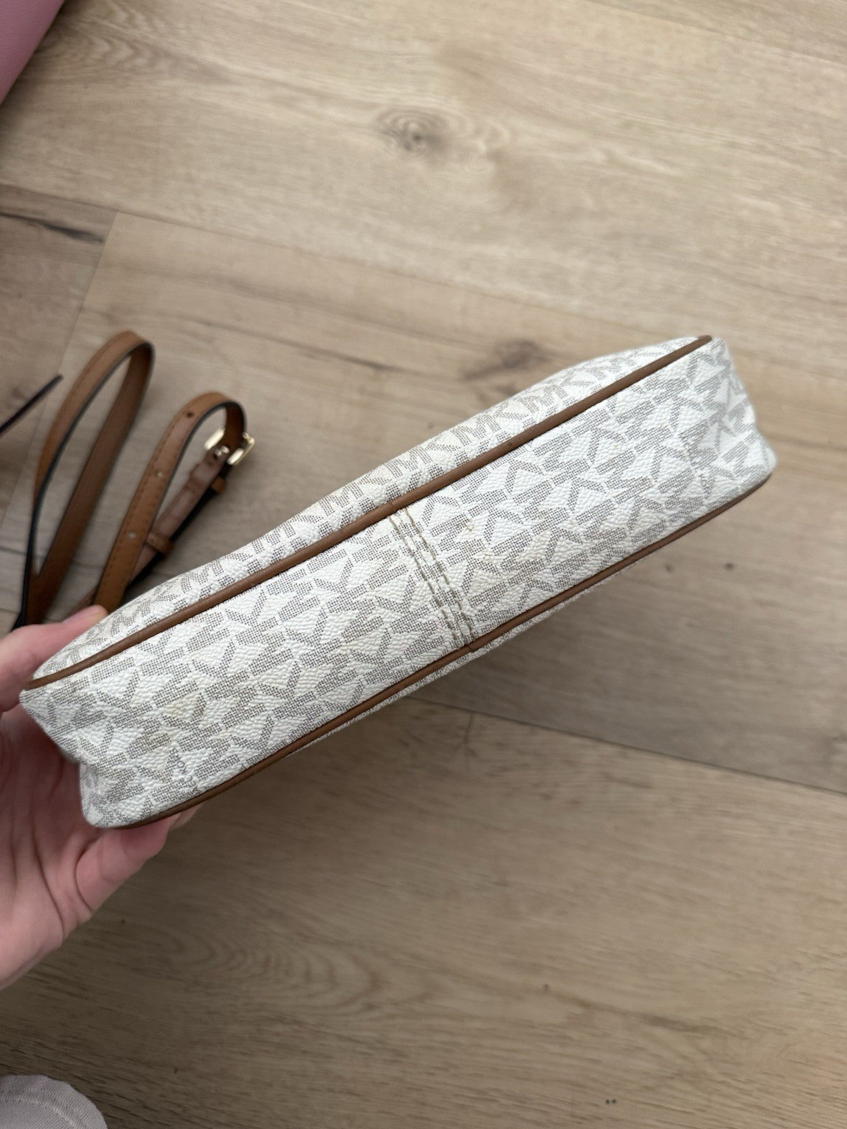 Michael Kors Jet Set Item Large Crossbody Vanilla/Acrn5