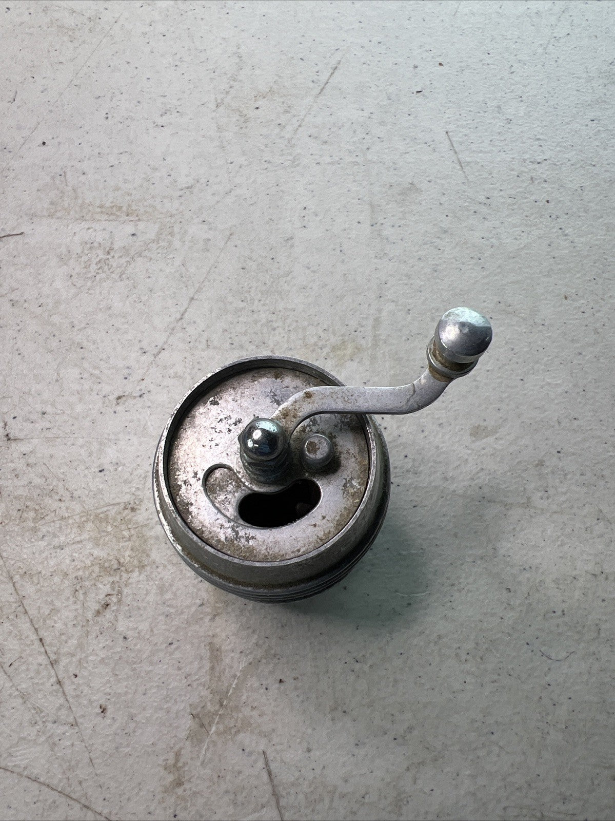Vintage  Alloy Aluminum  Barrel Style Crank Pepper Grinder1