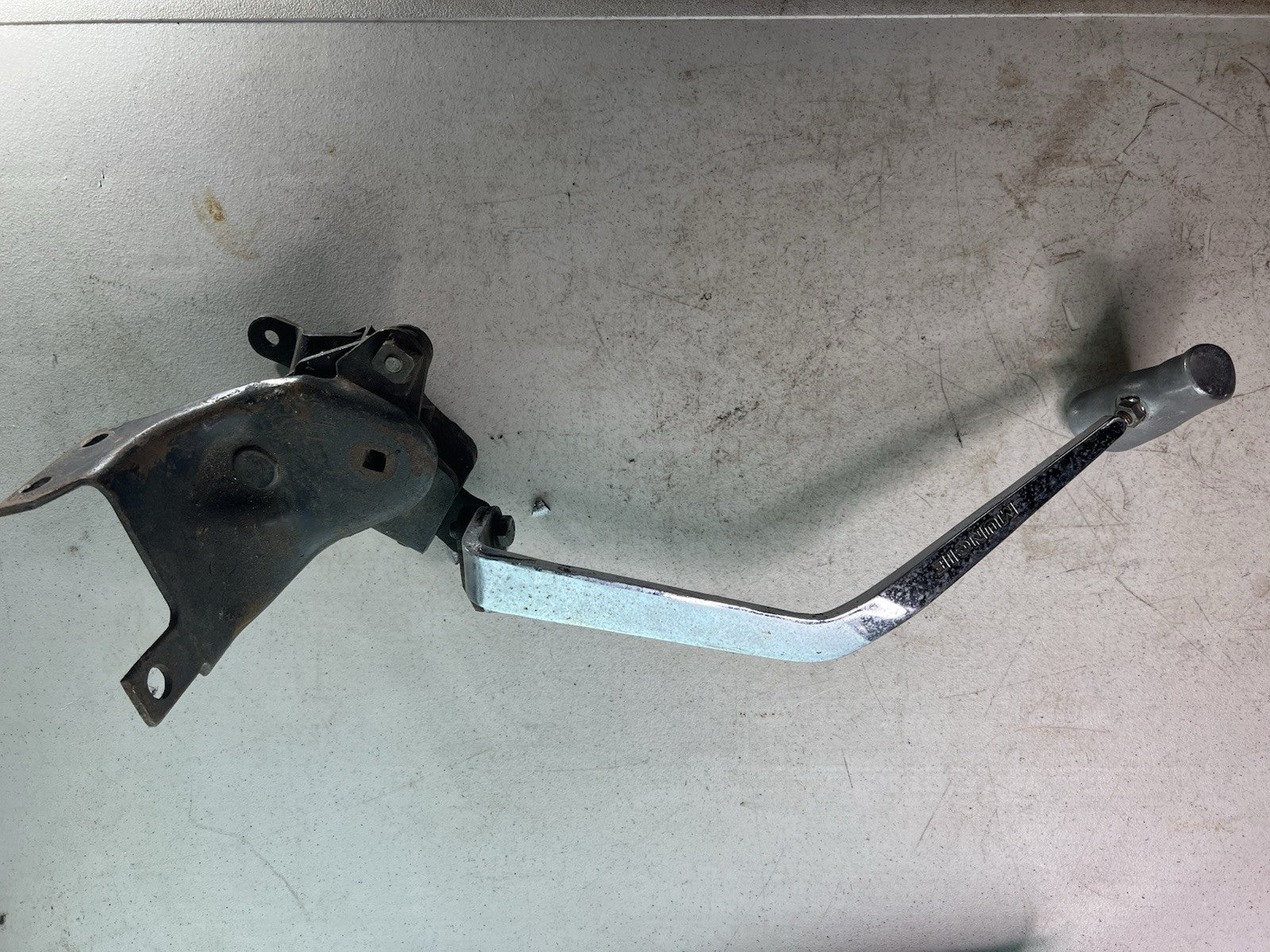 Vintage Muncie 4-Speed HURST Shifter w/ Mounting Bracket – OEM Muscle Car0