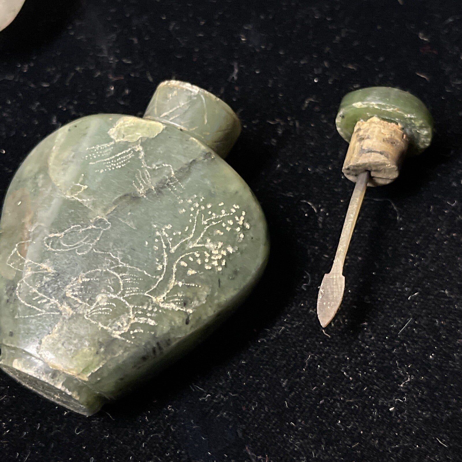 FINE ANTIQUE CHINESE painted JADE SNUFF BOTTLE w LID QING DYNASTY6