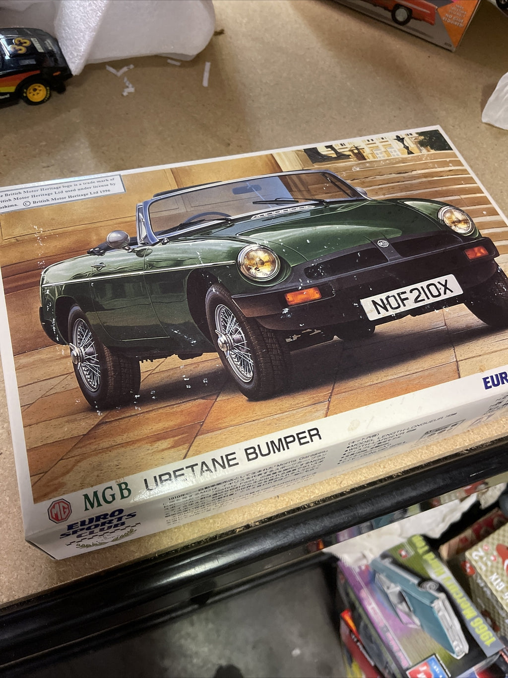 AOSHIMA EURO SPORTS CLUB MGB URETANE BUMPER MODEL 013980