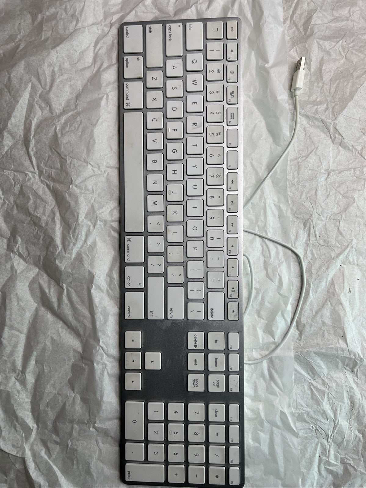 Genuine Apple A1243 Wired USB Keyboard w/ Numeric Keypad Used0