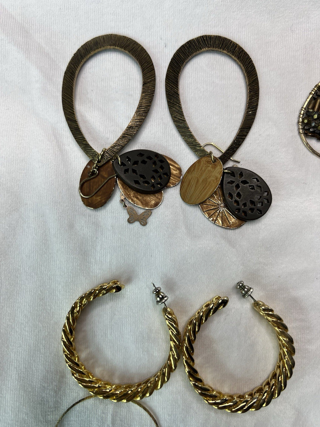 11 pc Jewelry Lot Vintage modern matching Earring sets & Necklaces1